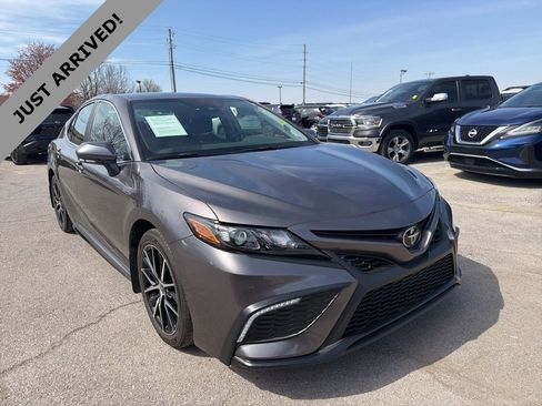 Used 2023 Toyota Camry SE w/ Convenience Package image 3