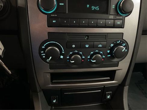 Used 2006 Chrysler 300 Touring image 28