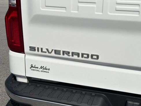 Used 2024 Chevrolet Silverado 1500 LTZ w/ LTZ Convenience Package II AWD/4WD image 22