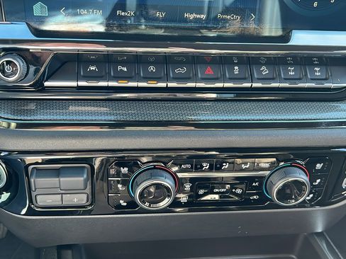 Used 2024 Chevrolet Silverado 1500 ZR2 w/ Technology Package image 29