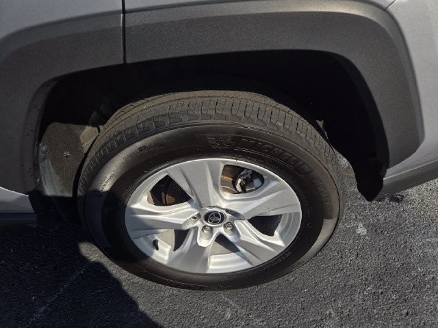 Used 2021 Toyota RAV4 XLE AWD/4WD image 20