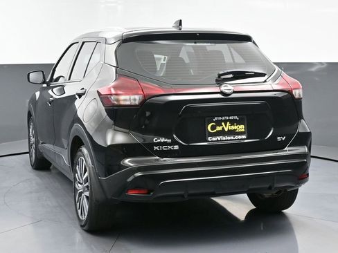 Used 2023 Nissan Kicks SV image 9