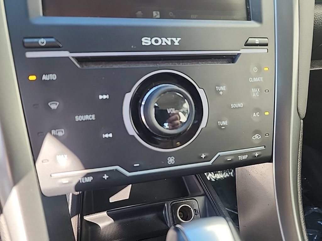 Used 2014 Ford Fusion Titanium FWD image 19