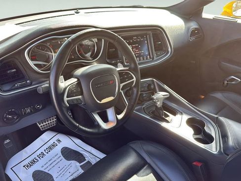 Used 2017 Dodge Challenger GT w/ Driver Convenience Group image 15