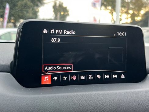 Used 2019 MAZDA CX-5 Touring image 19