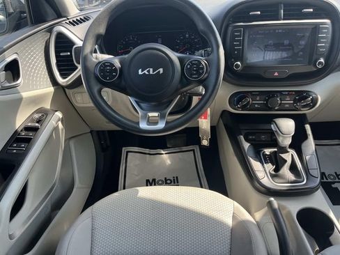 Used 2022 Kia Soul LX FWD image 12