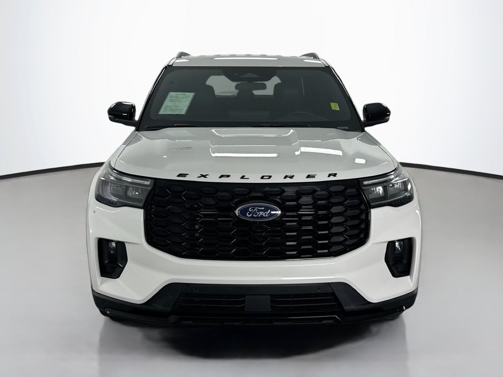 Used 2025 Ford Explorer ST-Line RWD image 2