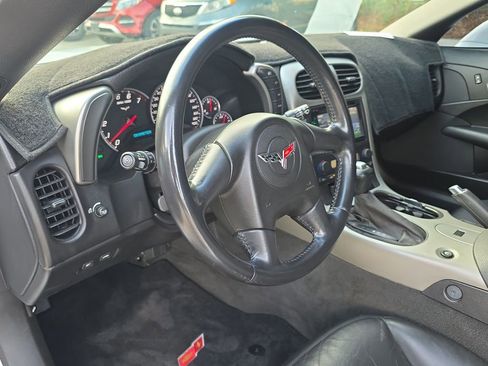Used 2005 Chevrolet Corvette Coupe RWD image 17