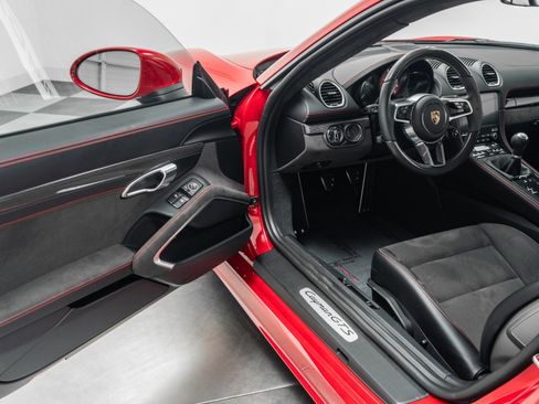 Used 2025 Porsche 718 Cayman GTS image 21