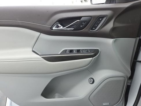 Certified 2023 GMC Acadia SLT w/ Technology Package image 38