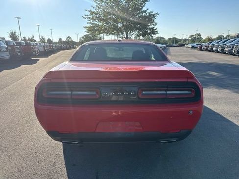 Used 2021 Dodge Challenger SXT w/ Driver Convenience Group RWD image 5