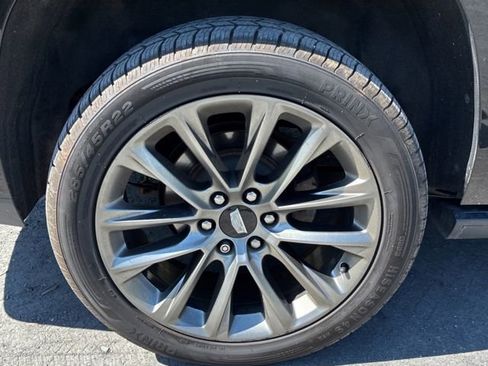 Used 2019 Cadillac Escalade Premium Luxury w/ Escalade Sport Edition AWD/4WD image 19