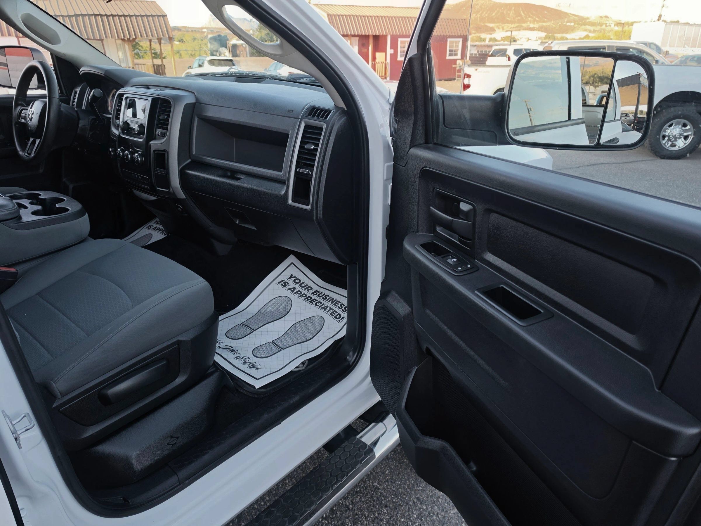 Used 2016 RAM 3500 Tradesman w/ Chrome Appearance Group AWD/4WD image 16