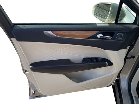 Used 2015 Lincoln MKC AWD w/ Equipment Group 102A Reserve image 21