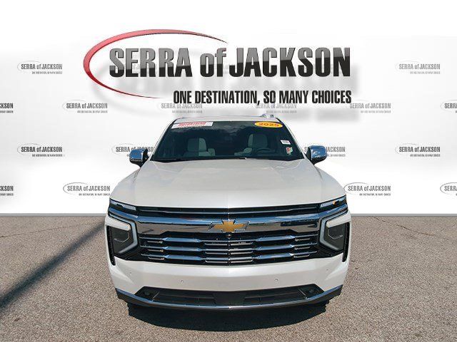 Used 2025 Chevrolet Tahoe Premier RWD image 3