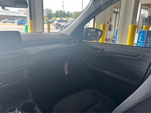 New 2025 Ford Escape Active w/ Cold Weather Package image 9