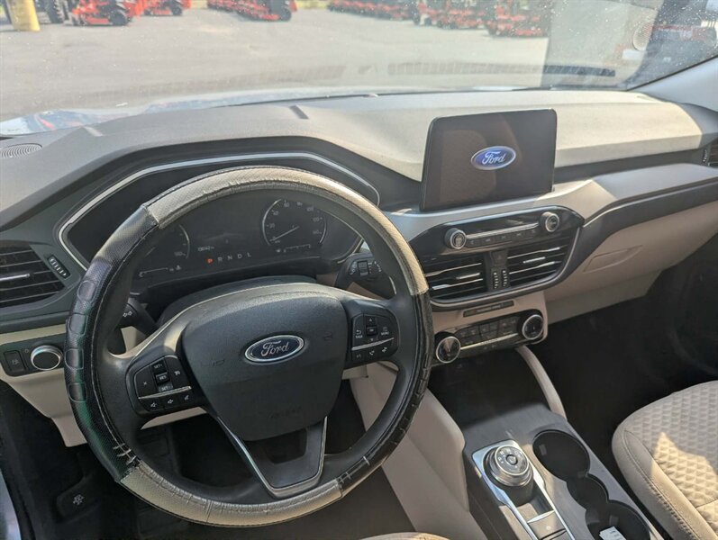 Used 2022 Ford Escape SE AWD/4WD image 13