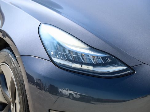Used 2018 Tesla Model 3 Long Range AWD/4WD image 4