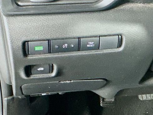 Used 2025 Nissan Sentra S image 12