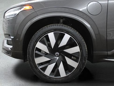 Used 2023 Volvo XC90 T8 Ultimate w/ Protection Package Premier AWD/4WD image 6