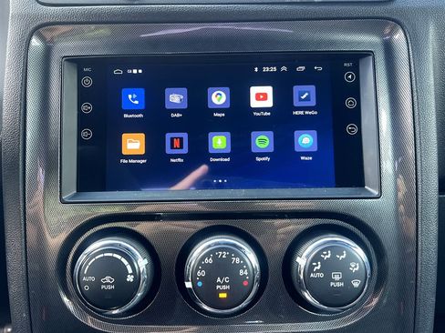 Used 2014 Dodge Challenger SXT image 16