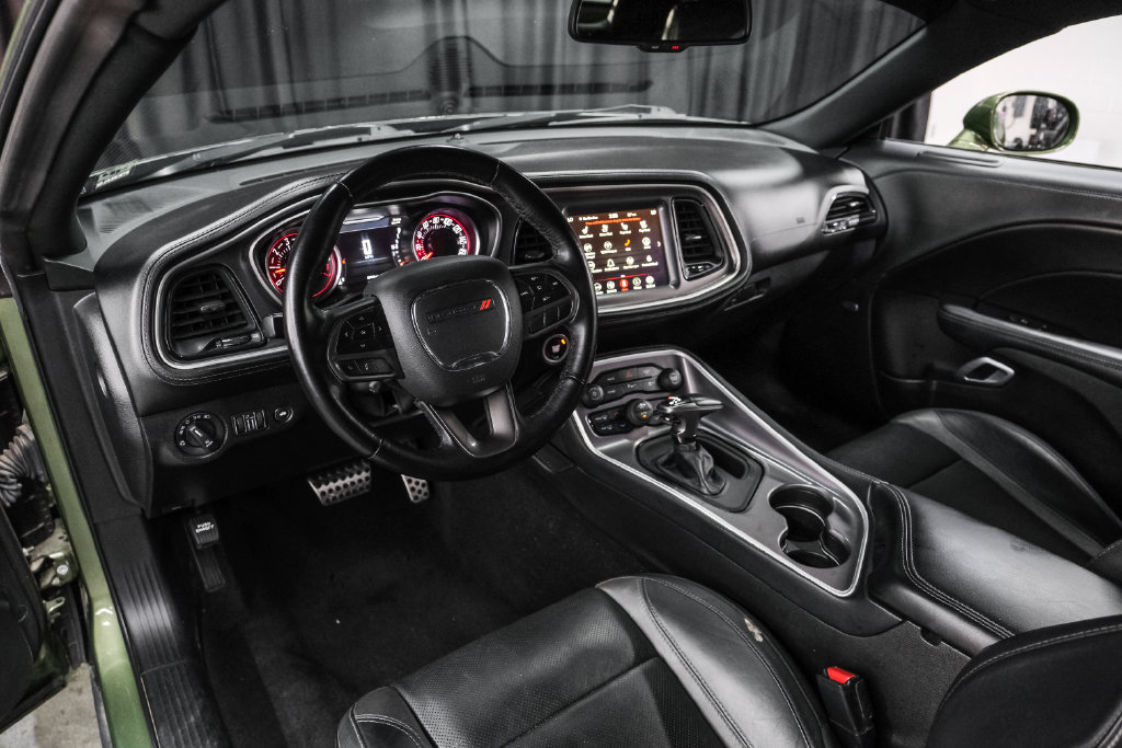 Used 2022 Dodge Challenger SXT w/ Plus Package RWD image 3