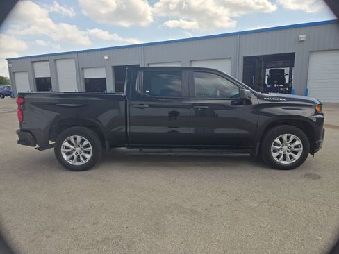 Used 2021 Chevrolet Silverado 1500 Custom RWD image 2