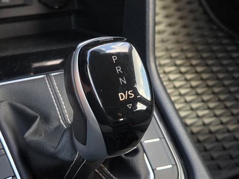 Used 2024 Volkswagen Taos S image 37