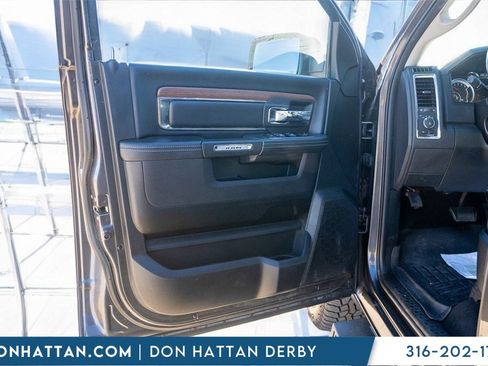 Used 2018 RAM 1500 Laramie w/ Convenience Group image 12