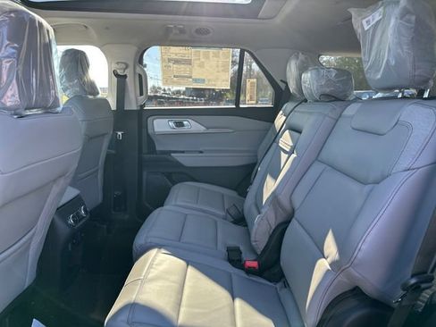 New 2026 Ford Explorer Active w/ Active Comfort Package image 10