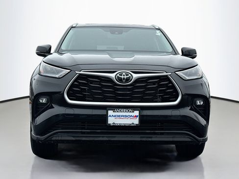 Used 2023 Toyota Highlander L image 16