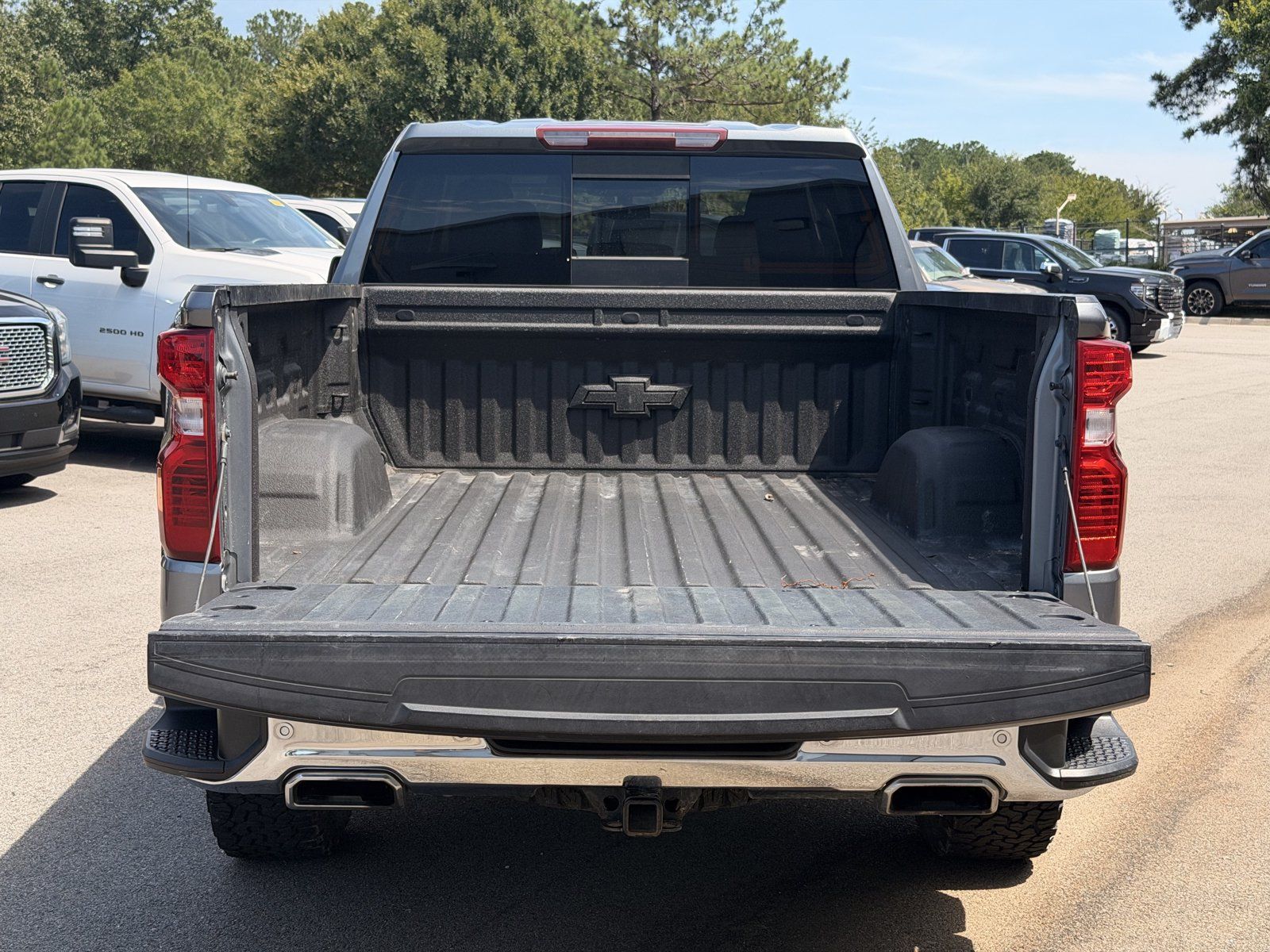 Used 2022 Chevrolet Silverado 1500 LT AWD/4WD image 31