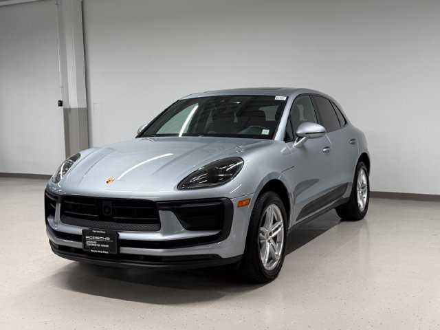 Certified 2024 Porsche Macan AWD/4WD image 1