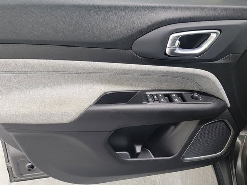 Used 2022 Jeep Compass Latitude image 15