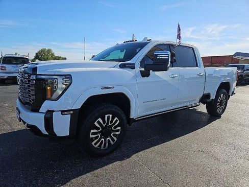 Used 2025 GMC Sierra 2500 Denali Ultimate image 2