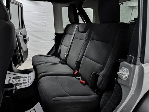 Used 2022 Jeep Wrangler Unlimited Sport image 8