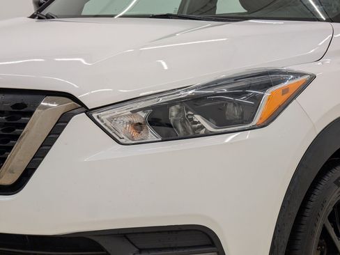 Used 2020 Nissan Kicks SR w/ SR Premium Package image 9