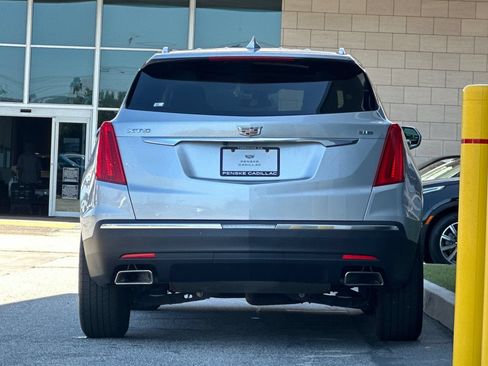 Used 2018 Cadillac XT5 Luxury w/ Driver Awareness Package FWD image 5