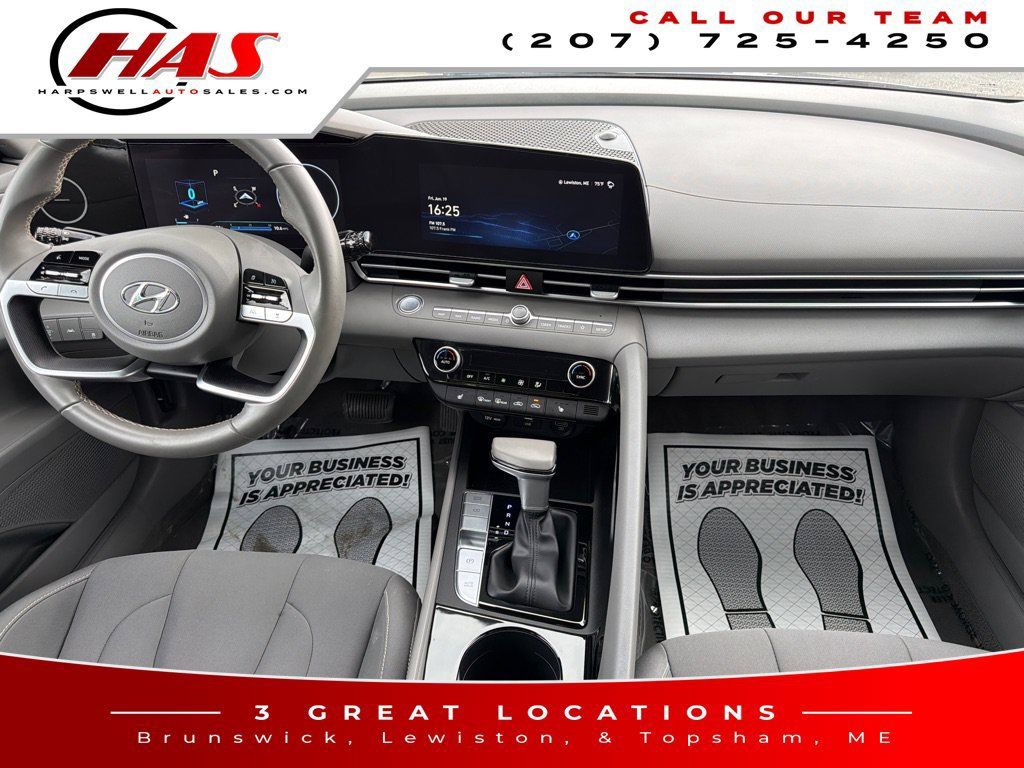 Used 2023 Hyundai Elantra SEL w/ Convenience Package FWD image 12