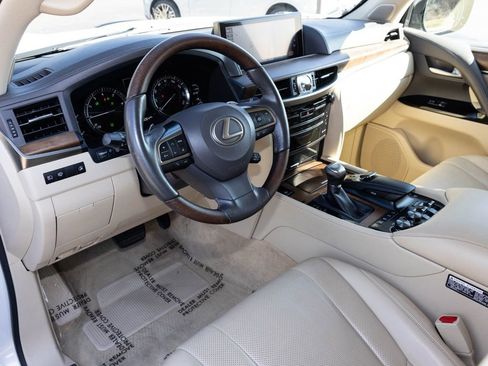 Used 2020 Lexus LX 570 4WD w/ Luxury Package image 2