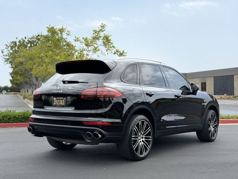 Used 2016 Porsche Cayenne S AWD/4WD image 9