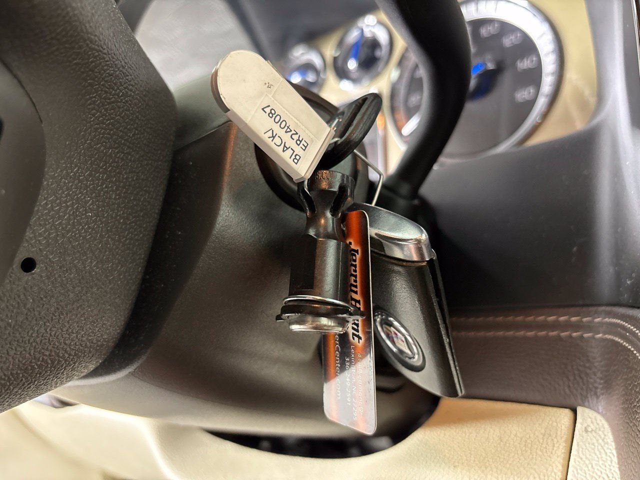 Used 2014 Cadillac Escalade Platinum AWD/4WD image 15