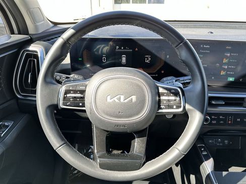 Used 2025 Kia Sorento EX image 11