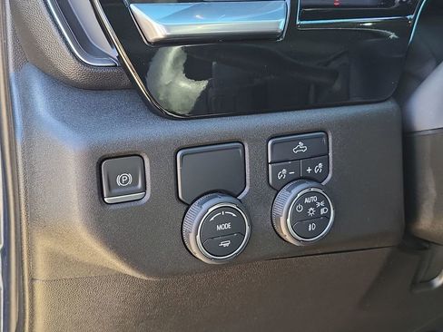 Used 2022 Chevrolet Silverado 1500 RST image 18