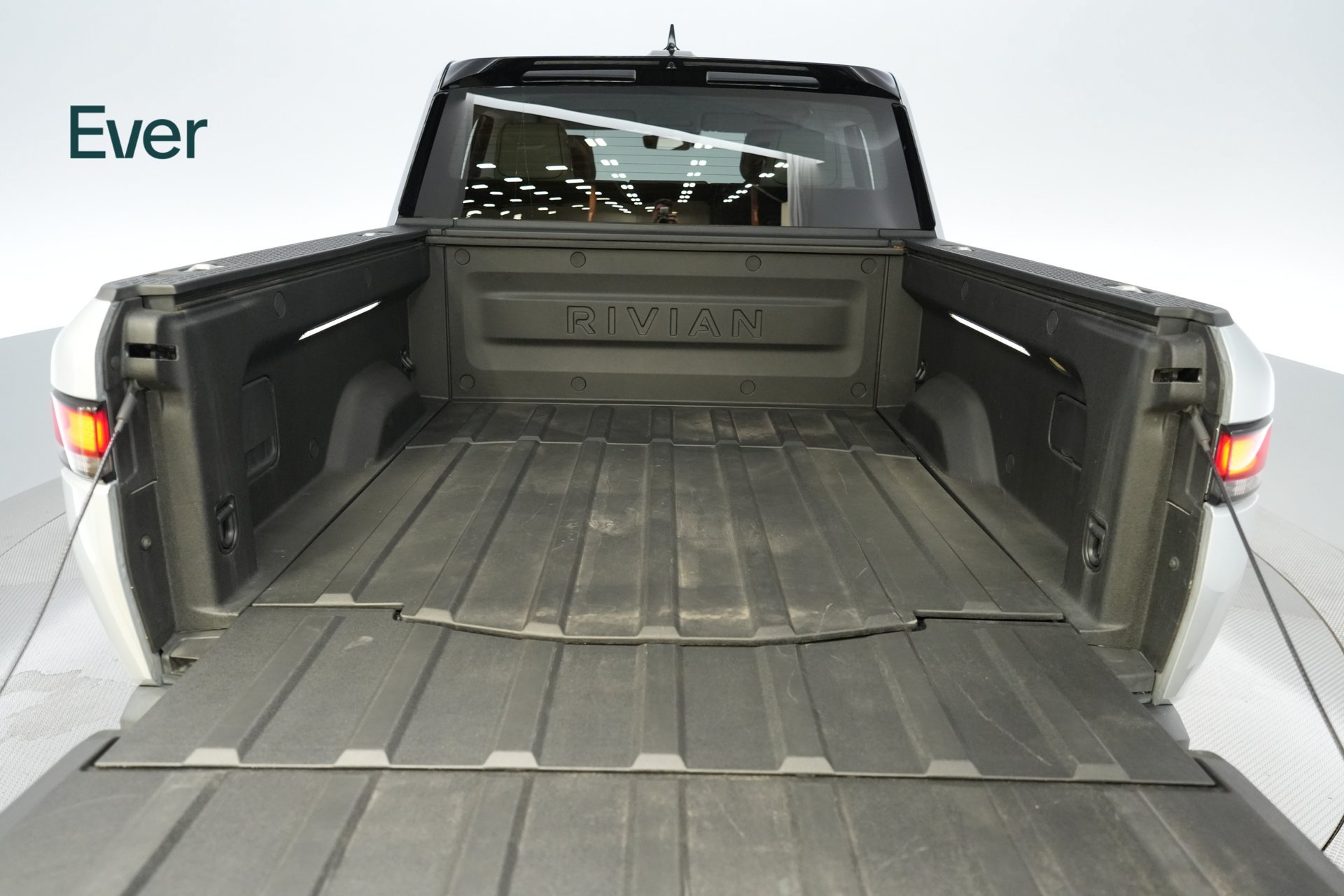 Used 2024 Rivian R1T Adventure Dual AWD/4WD image 8