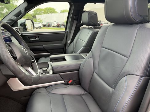 Used 2024 Toyota Tundra Platinum AWD/4WD image 20