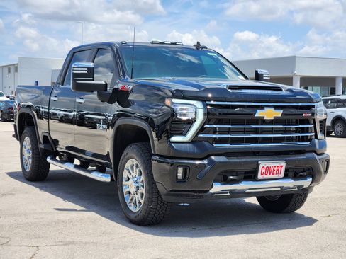 New 2026 Chevrolet Silverado 2500 LT w/ Z71 Chrome Sport Edition AWD/4WD image 2