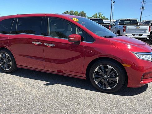 Used 2022 Honda Odyssey Elite image 3