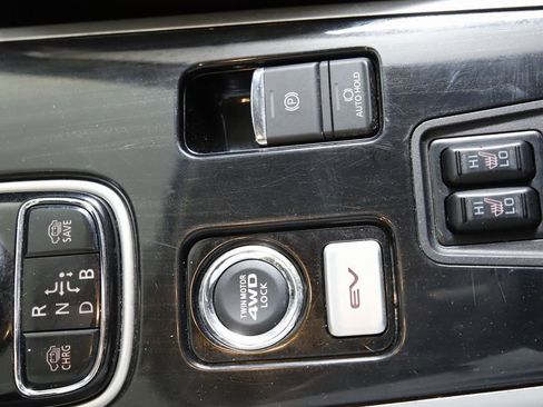 Used 2018 Mitsubishi Outlander SEL image 19