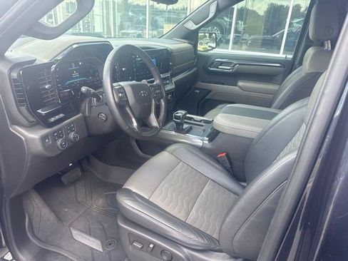 Used 2023 Chevrolet Silverado 1500 ZR2 w/ Technology Package AWD/4WD image 10